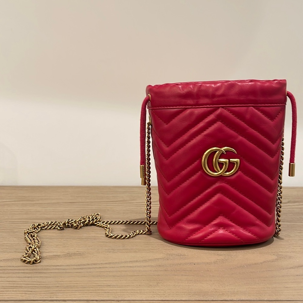 Gucci GG Marmont Bucket Bag Matelasse Leather Mini